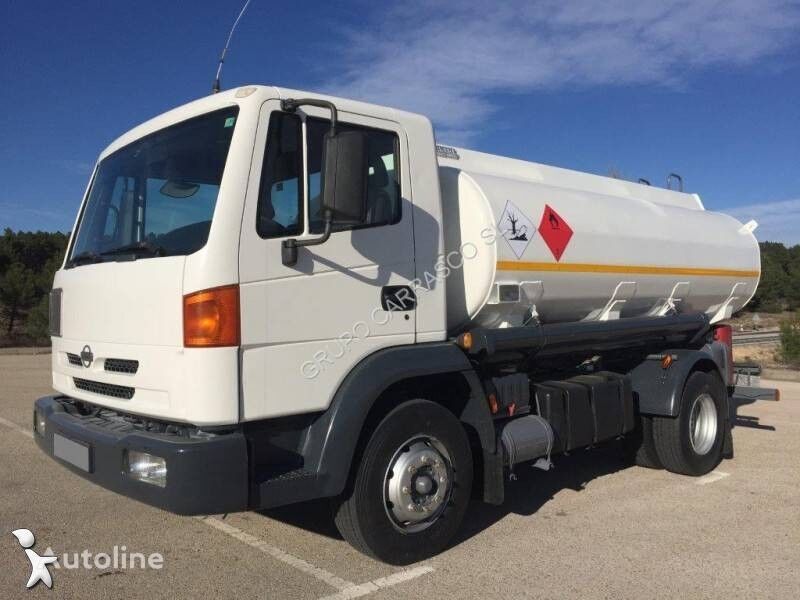 Nissan Atleon Kraftstoff-LKW