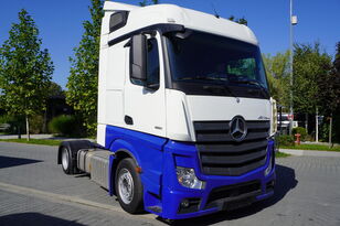 Mercedes-Benz Actros MP4 1851 Low Deck E6 StreamSpace truck tractor / 9 pieces Sattelzugmaschine